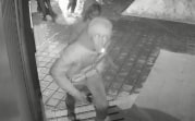 В Новомосковске подростки уничтожили камеру наблюдения: перед «смертью» она сняла их