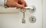 Что выгоднее: арендовать жилье или взять ипотеку?