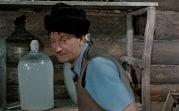 В Богородицком районе у пенсионерки из сарая украли 25 литров спирта