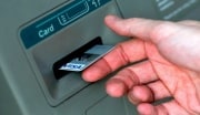 Щекинец под предлогом покупки автозапчастей списал деньги с карты потерпевшего