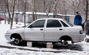 В Алексине трое цыган крали колеса с машин