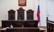 В Новомосковске оштрафовали мастера маникюра за отсутствие регистрации в качестве ИП