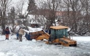 В Тульской области под лёд ушел бульдозер