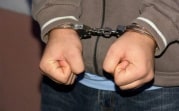 В Веневе местный житель украл одежду из пункта выдачи заказов