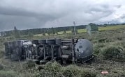 В Новомосковске перевернулась цистерна с жидким мылом