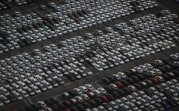 Европейские автопроизводители планируют приостановить поставки новых машин в Россию