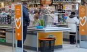 Из супермаркета в Новомосковске украли кофе или хозяйственные товары