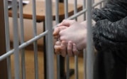 Цыгане ограбили жителя Новомосковска и пытались скрыться на «шестёрке» без номеров