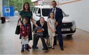Лидер партии СПРАВЕДЛИВАЯ РОССИЯ – ЗА ПРАВДУ Сергей Миронов помог инвалиду из Новомосковска купить машину