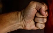 В Новомосковске бдительные соседи предотвратили убийство