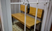Бросил тарелку супа в сотрудника колонии: в Новомосковске увеличили срок заключенному