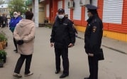 Полицейские напоминают тулякам о необходимости соблюдения масочного режима