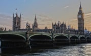 Из-за новой опасной мутации коронавируса Россия останавливает авиасообщение с Великобританией