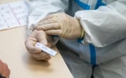 В Тульской области за сутки подтвердилось 326 случаев ковида, 53 человека госпитализировано