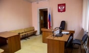 Житель Новомосковска не соблюдал масочный режим в здании суда