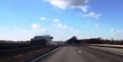 В Тульской области грузовик опрокинулся после столкновения с кроссовером