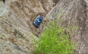 В Кондуках автомобиль сорвался с обрыва: пострадали два человека