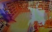 Момент поджога алкомаркета в Новомосковске попал на видео