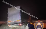 В Богородицком районе КамАЗ унесло в кювет