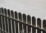 В Богородицком районе водитель снес школьный забор и скрылся с места ДТП