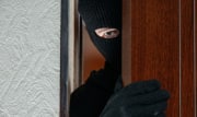 Житель Новомосковска украл у пьяной подруги 7,5 тысяч рублей