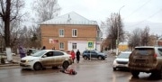 В Богородицке пьяная женщина легла на дорогу и помешала водителям