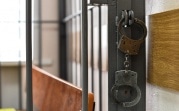 Стрельба в Ясной поляне: В Тульской области осужден мужчина, скрывавшийся от правосудия в США