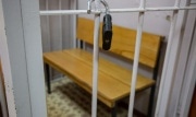 Житель Новомосковска избил соседа по квартире металлической трубой