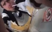 Житель Новомосковска «с мясом» вырвал дверь подъезда и застрял в лифте
