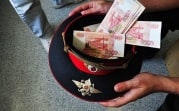 В Новомосковске пьяный водитель пытался откупиться от гаишника