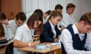 В Госдуме предложили перенести начало учебного года на октябрь