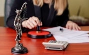 Минюст добивается обязательного участия нотариуса в сделках с недвижимостью