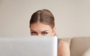 Эксперты Роскачества раскрыли преступную схему: аферисты «кружат головы» айтишникам