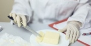 Кашу маслом испортишь: 23 марки молочного продукта внесли в черный список