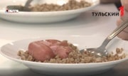 Жителей Новомосковска кормили \"просрочкой\"
