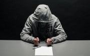 В Новомосковске полицейские раскрыли две квартирные кражи в двух соседних домах