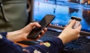 В Новомосковске задержали подозреваемого в краже телефона у медсестры