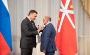 Алексей Дюмин вручил государственные и региональные награды сотрудникам компании «Полипласт Новомосковск»