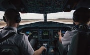 Названы отрасли с самыми высокими зарплатами