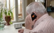 Российским ветеранам раздадут мобильные телефоны с бесплатной связью