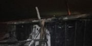 В Ефремовском районе загорелась деревянная постройка