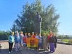 Депутат Собрания депутатов Новомосковска, руководитель новомосковского местного отделения партии СПРАВЕДЛИВАЯ РОССИЯ – ЗА ПРАВДУ Олег Гиленко организовал для активисток партии поездку в село Себино
